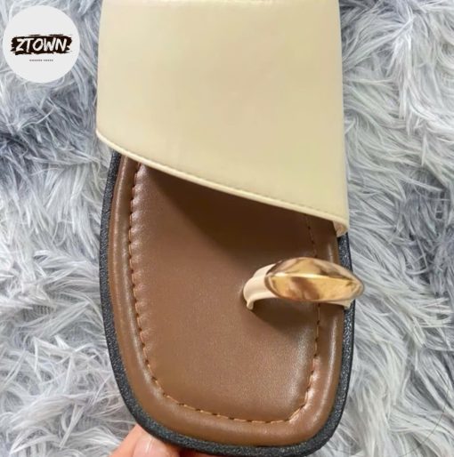 Dép Bản Rộng Móc Ngón Ztown – Tối Giản Nhưng Không Kém Phần Sành Điệu