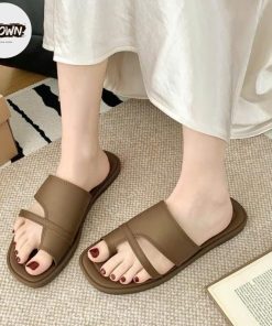 Dép Quai Ngang Chéo Ztown – Đơn Giản, Tinh Tế & Thoải Mái Mỗi Ngày